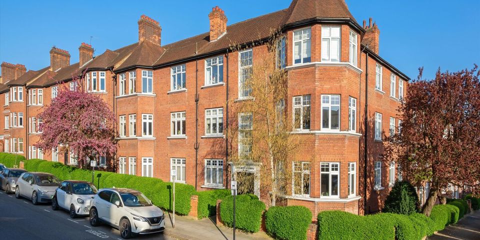 Cholmley Gardens, London NW6