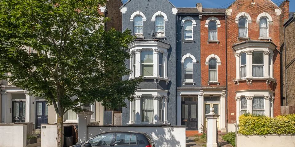 Sisters Avenue, London, SW11