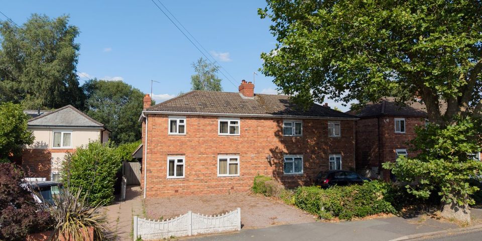 38 Birches Barn Road, Wolverhampton, WV3 7BN