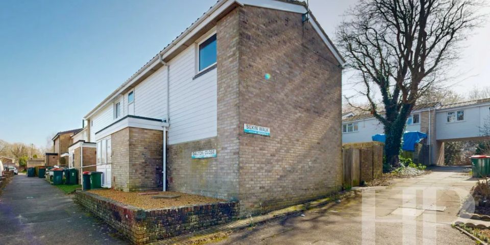 Dalton Close, Crawley, RH11