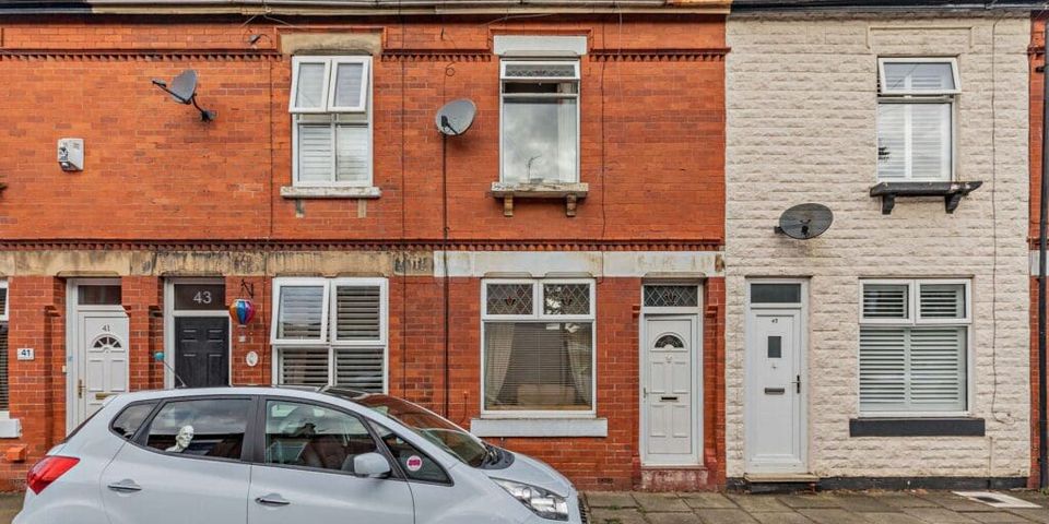 Hampson Street, Sale