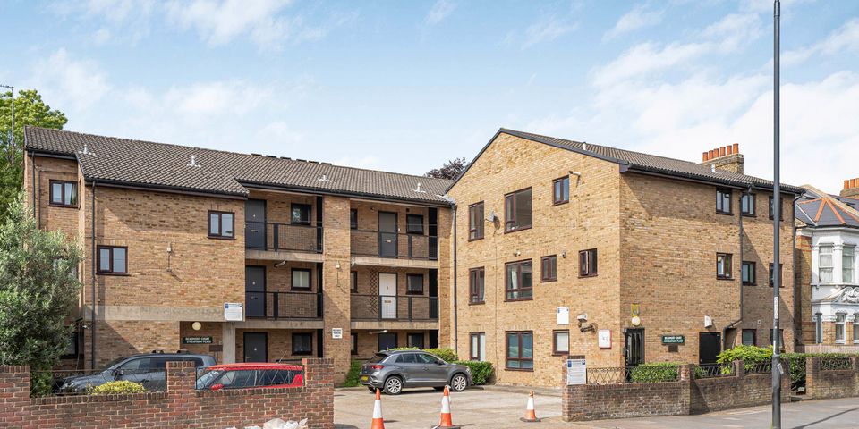 Streatham Place, London, SW2 4PY