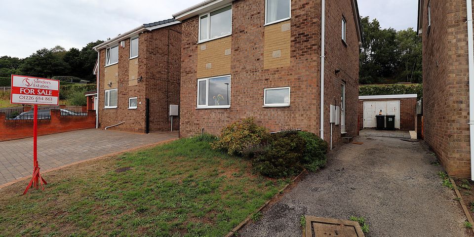 Lund Close, Lundwood Barnsley, S71