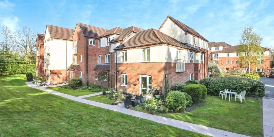 Apt 58 Bridgewater Court, 945 Bristol Road, Selly Oak, Birmingham, B29 6NE