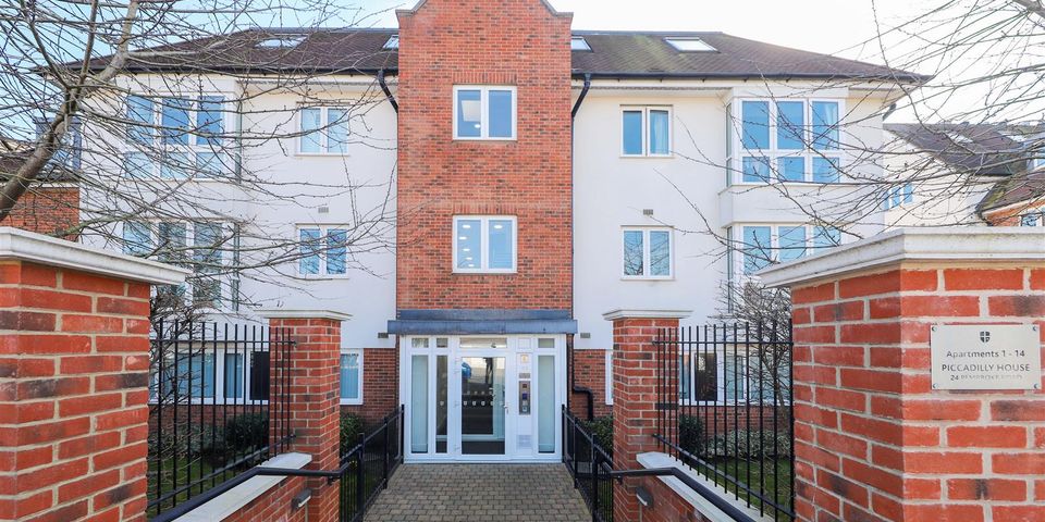 Pembroke Road, Ruislip