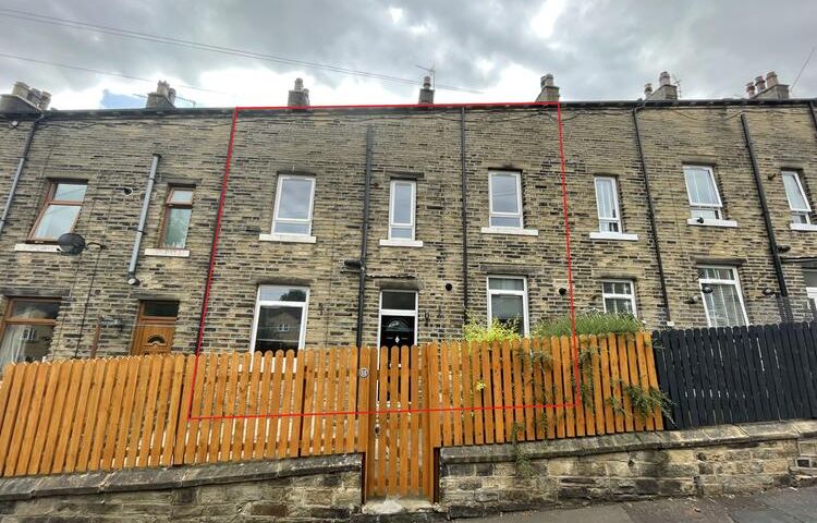 11 Claremont Street, Sowerby Bridge, West Yorkshire HX6 2PD