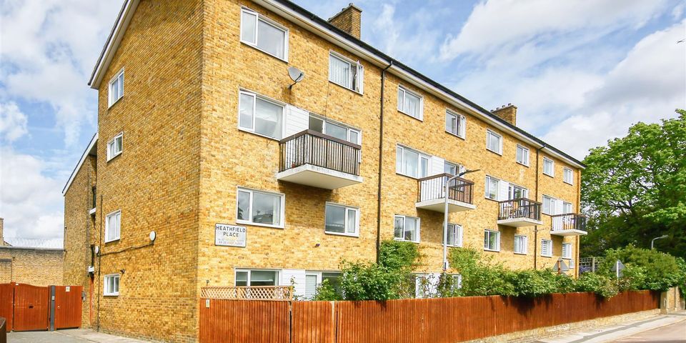 2a Heathfield Square, London, SW18 3HY