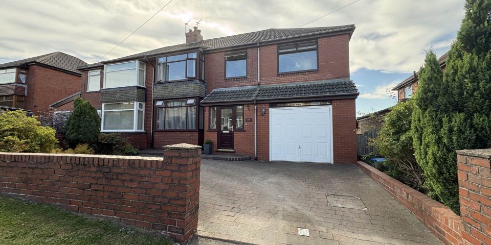 184 Turf Pit Lane, Oldham, OL4 2ND
