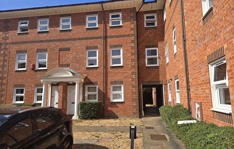 29 Braemar Court, Ashburnham Road, Bedford, Bedfordshire MK40 1DZ