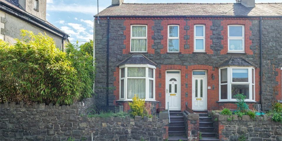 Caernarfon Road, Bangor, Gwynedd, LL57