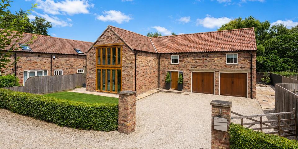 Foss Bank Farm, Strensall Road, Earswick, York, YO32 9SW