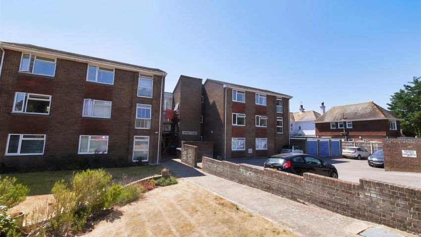 Lansdowne Road, Worthing, BN11