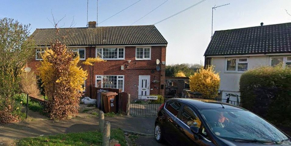 Kenilworth Way, Banbury, Oxfordshire, OX16