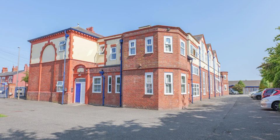 Cambridge Court, Ellesmere Port, Merseyside, CH65 4AQ