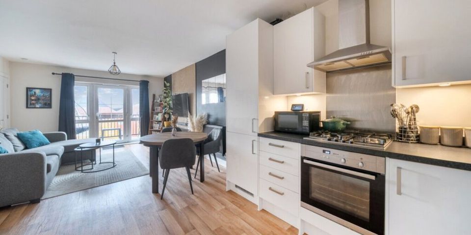 Alderson Grove, Hersham, Surrey, KT12